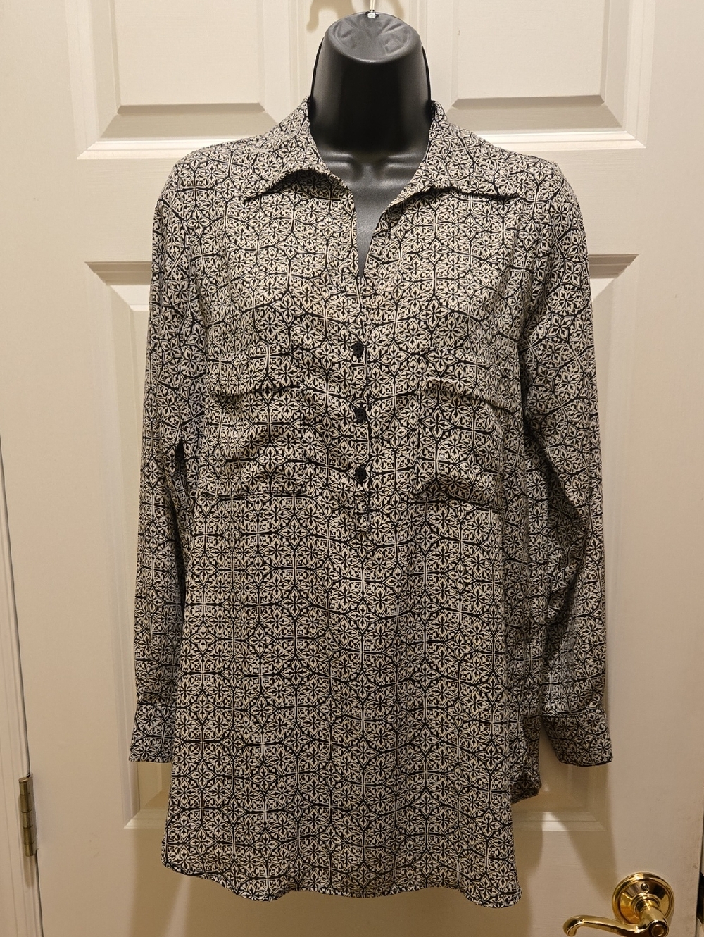 Pleione Geometric Blouse S Button Up Long Sleeve Black White Floral Pockets